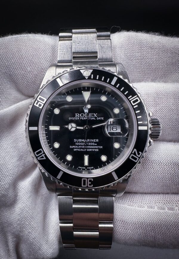 Rolex Submariner Date 40mm 16610 P-Series