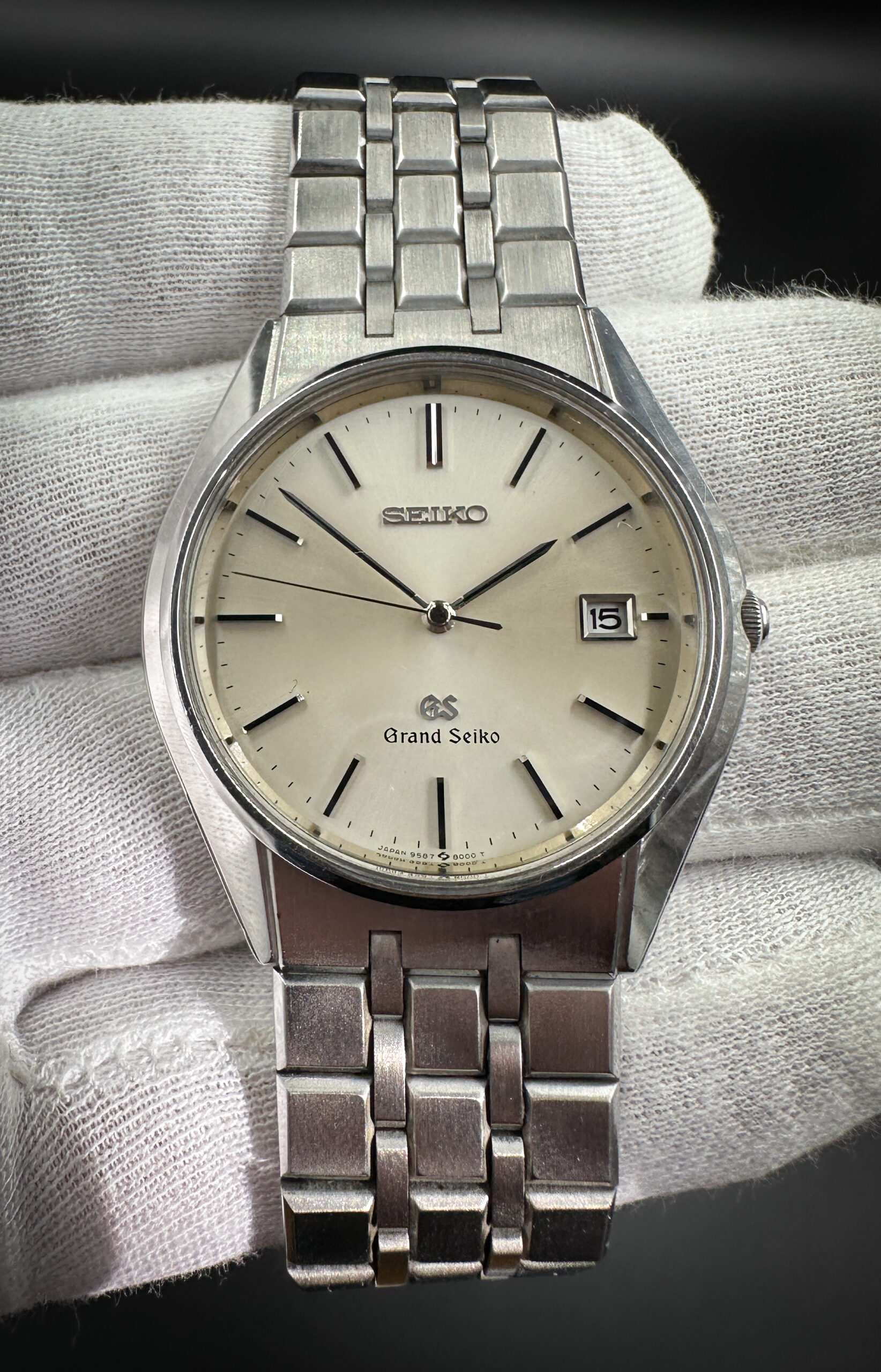 Vintage 1989 Grand Seiko Quartz Date 9587-8000 Stainless Steel 36mm Ultra-Thin