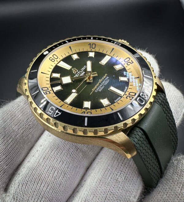 Breitling Superocean 42 N17375 - Image 4