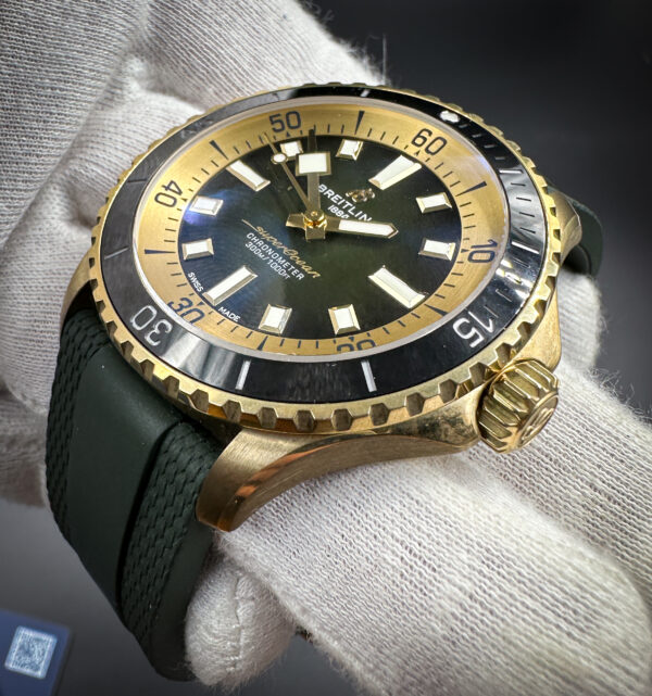 Breitling Superocean 42 N17375 - Image 5