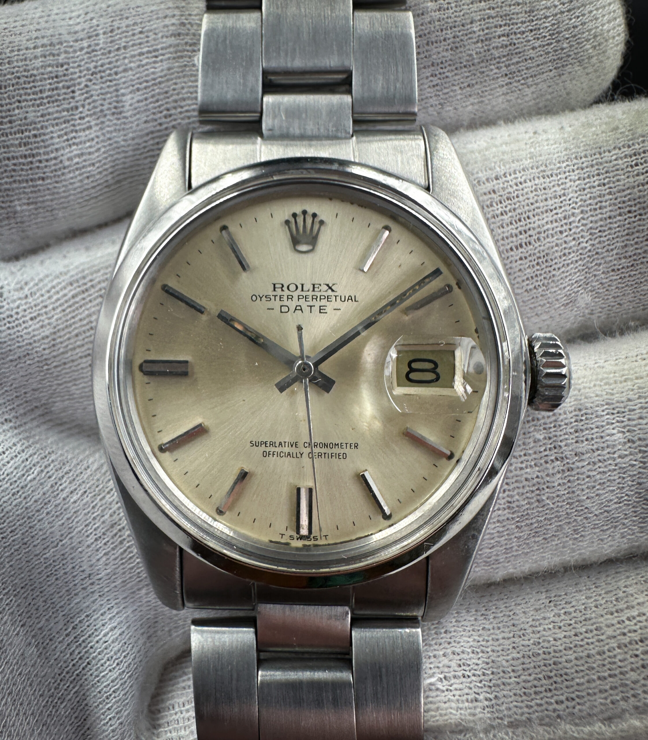 Original 1980 Rolex 1500 Oyster Perpetual Date in a 34mm stainless steel case, featuring the Rolex calibre 1570 automatic movement. This Rolex has three distinct service marks, with the latest service completed in January of 2025. 