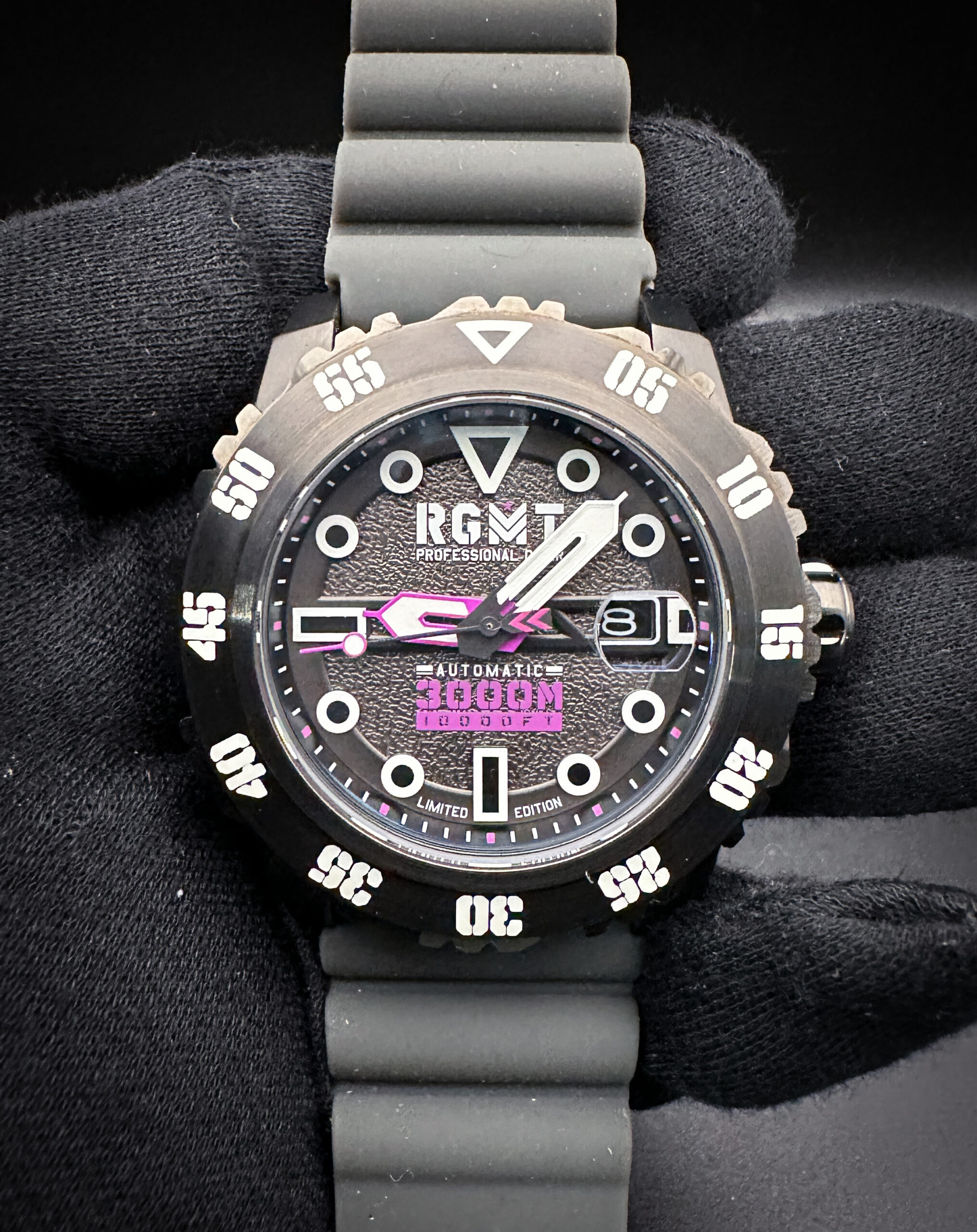 RGMT Ohio RG-8034 Limited Edition #20 of 100 in a 45mm DLC-Coated stainless steel case, powered by the Seiko NH35 automatic movement. This RGMT includes the outer box, pelican-style case, booklet, limited edition card, rubber strap, stainless steel strap, bracelet tool, and open warranty card. 
