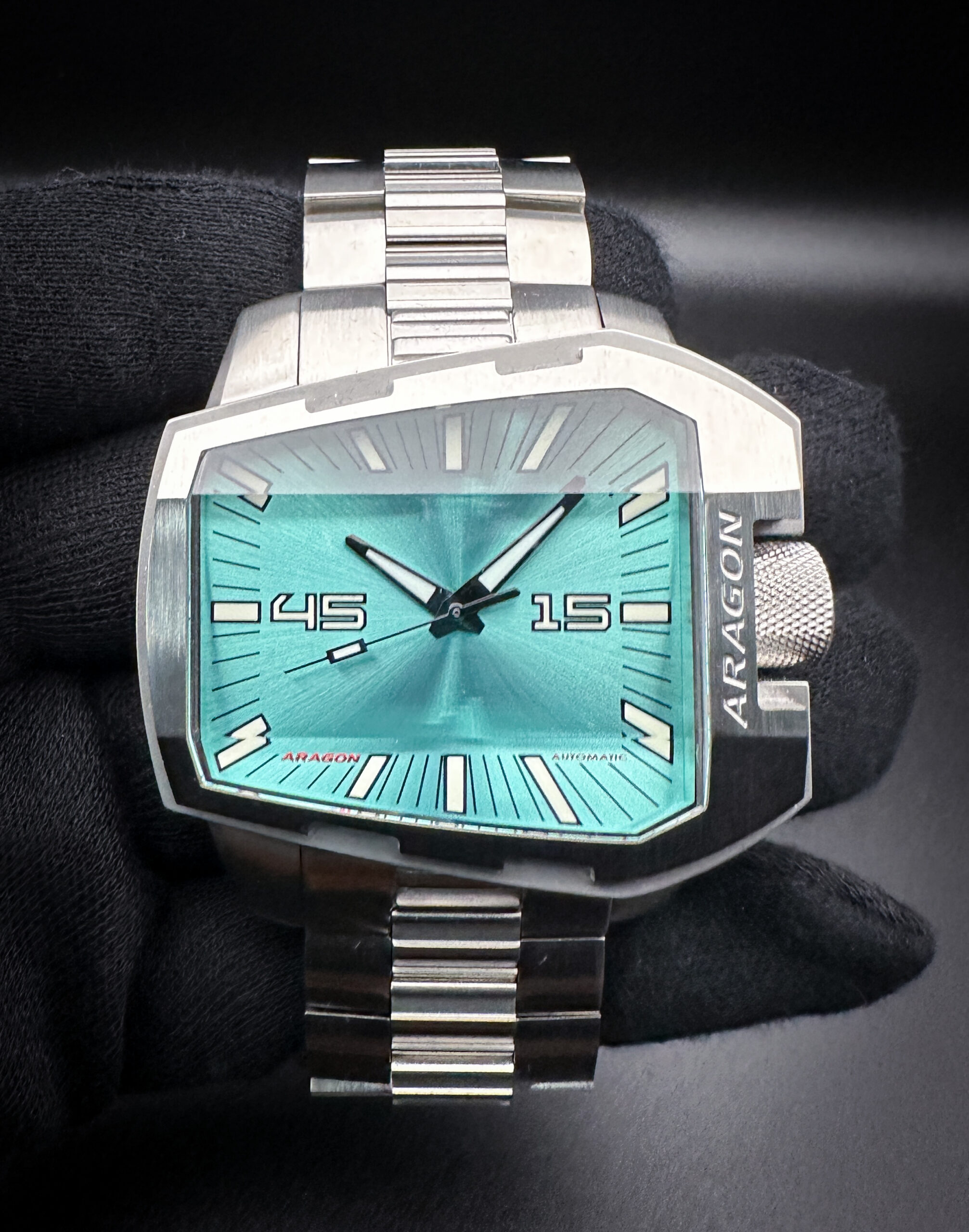 Aragon Concept S "Spacecraft" Wing Engineered in a 51 x 43 stainless steel case, featuring the Seiko NH35 automatic movement. This Aragon includes the original box, instruction booklet, and warranty card. 