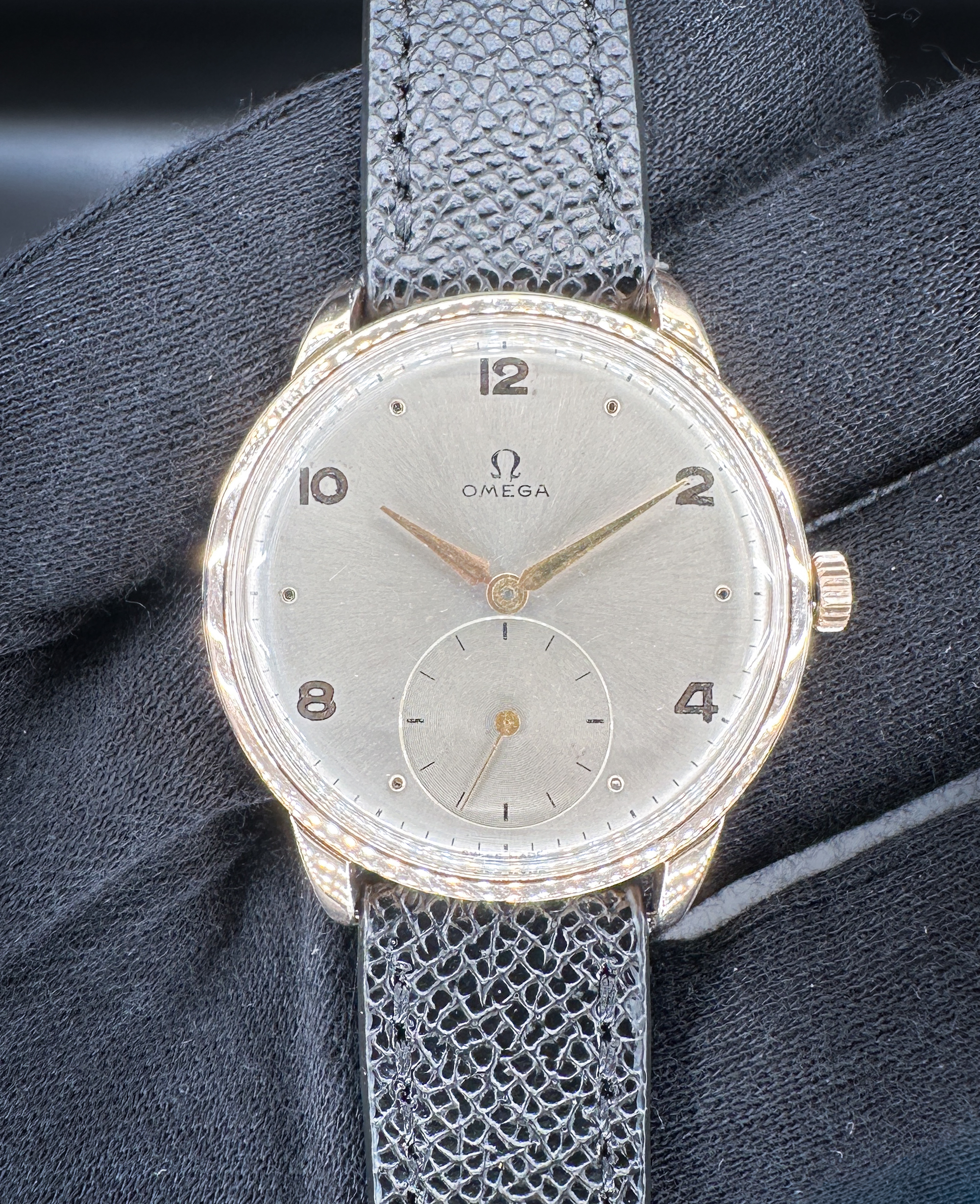 1950 Omega "Jumbo" 2501-4 in a 38mm gold-plated case, featuring the Omega caliber 265 hand wound movement. This Omega has been tested in good working order and is ready for wear or to be added a collection. Includes a new Wrist Wraith watch roll, and the TLC warranty/authentication card. Movement Serial Number: 12091XXX