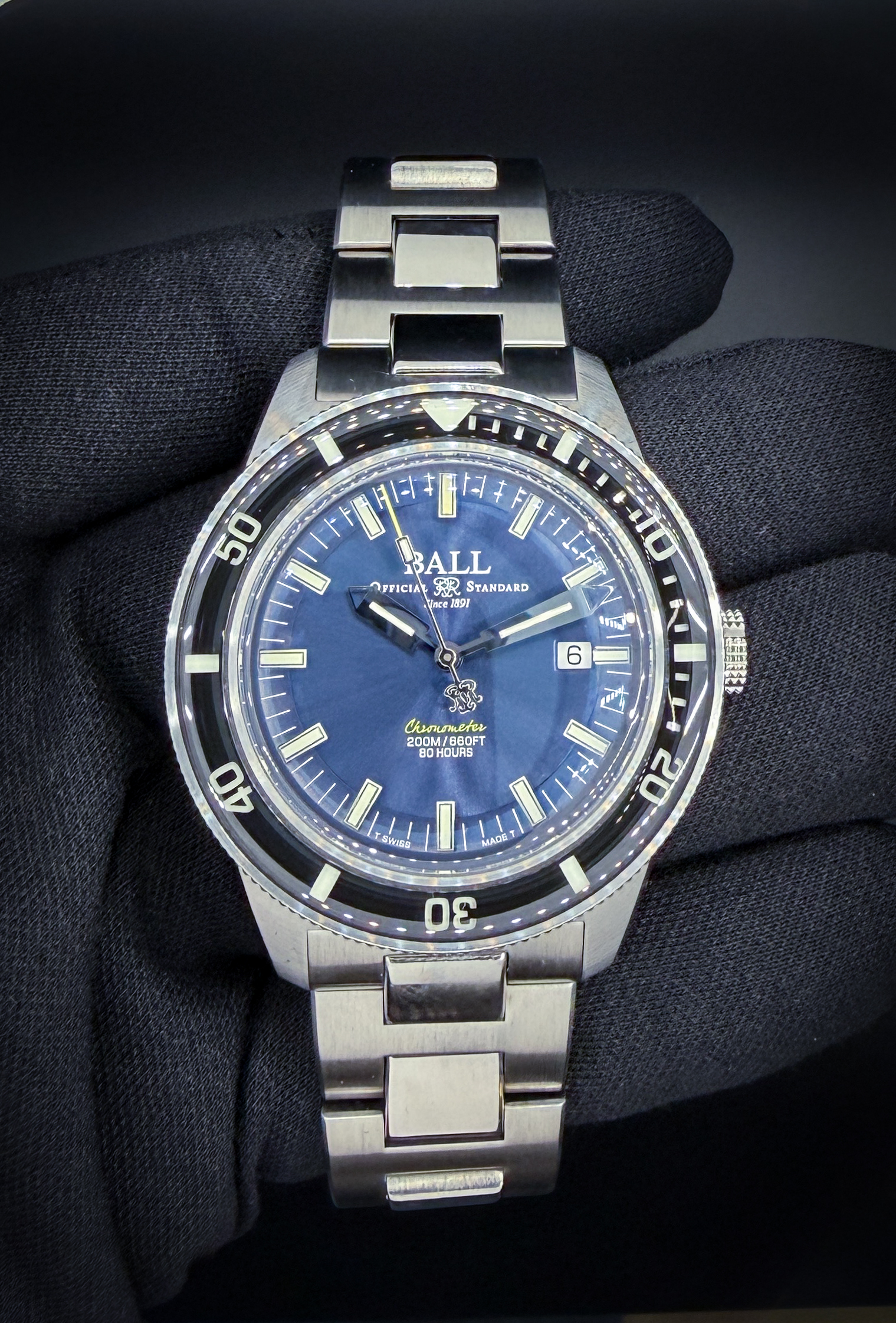 2025 Ball Skindiver Heritage Engineer II DD3208B-S1C-BE Limited Edition #616/1000 in a 42mm stainless steel case, powered by the Ball RRM7309-C automatic 80-hour movement. This Ball has been tested in excellent working order and includes: Outer Box, Inner Case; 2x Hang-Tags; Folder; Instruction CD; Warranty Certificate; Limited Edition Certificate; Chronometre Certificate; and Extra links. 