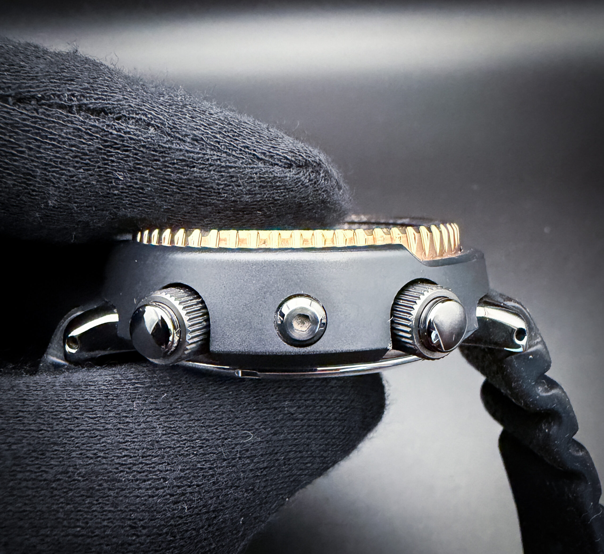 Seiko Prospex Tuna "Solar Arnie" H851-00A0 - Image 7