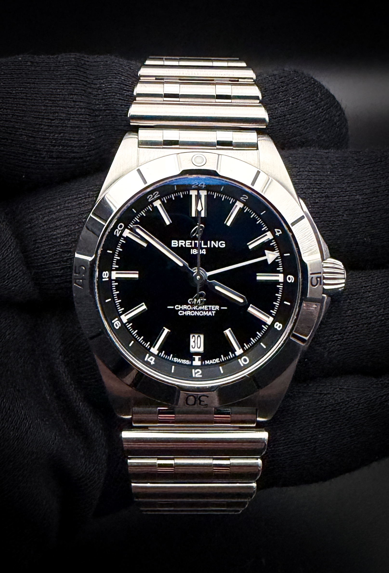 2026 Breitling Chronomat Automatic GMT 40 NFL Las Vegas Raiders Edition A32398. Includes Original Receipt; Outer Box: Inner NFL Case; Instruction Booklet; Card Carrier; Travel Sleeve; Warranty Card; and full extra links.
