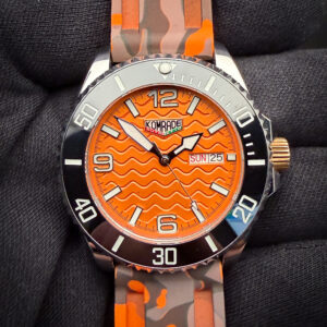 Komrade Urban Diver UD-DO-076 in a 43mm stainless steel case, powered by the powerhouse Seiko NH36A automatic movement. This Komrade has been tested in excellent working order and is ready for wear or to be added to a collection. 