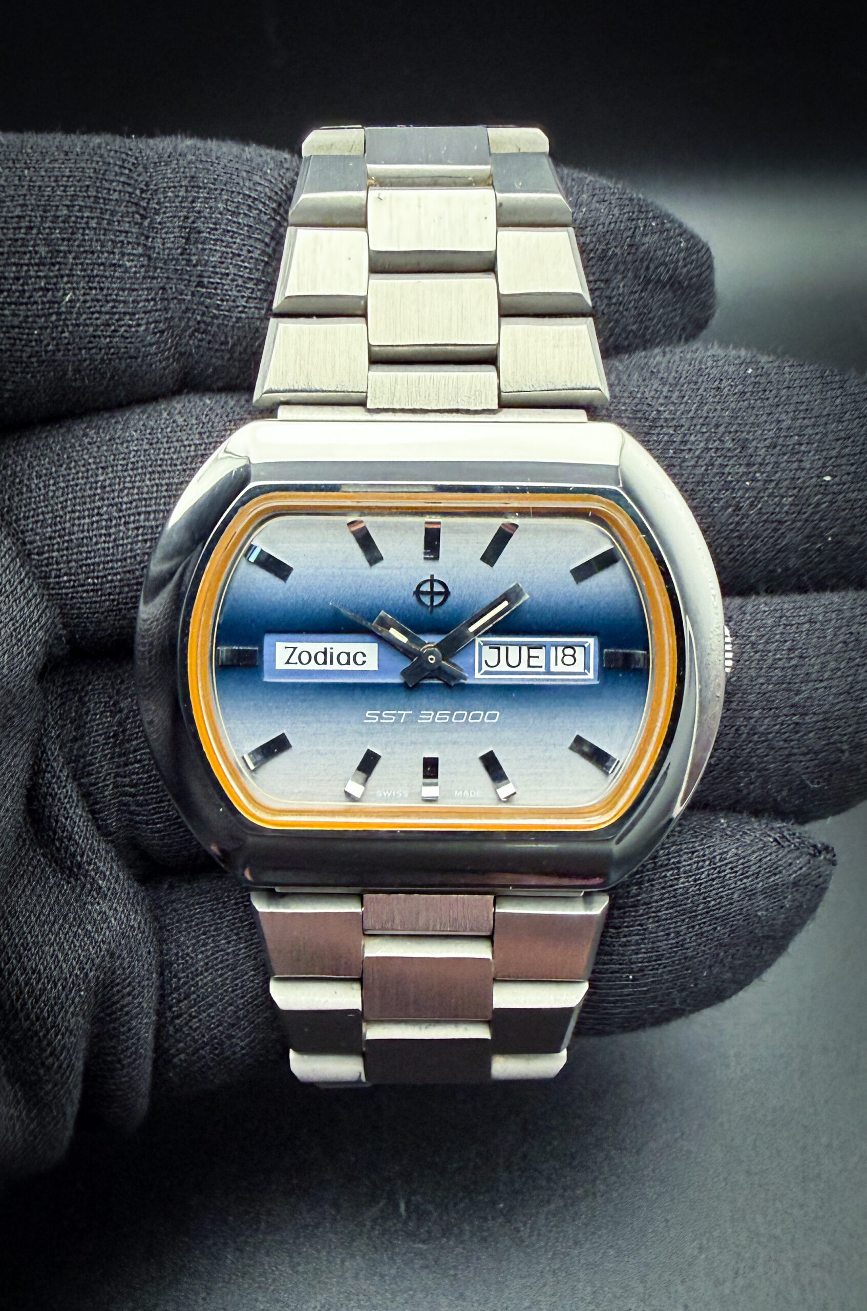 Vintage 1970's Zodiac SST36000 Reference 892.969 in a 45x35mm TV case, powered by the Zodiac Hi-Beat Cal. 86 automatic movement. This watch has been tested in wonderful working condition and is ready to wear or to be added to a collection.