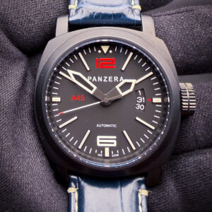 Panzera Aquamarine 45 - Pacific Command MK2 - A45-02SL2 in a PVD-coated 45mm stainless steel case, powered by the Seiko NH35A automatic movement. This Panzera has been tested in excellent working order and is ready for wear or to add to a collection. Includes: outer sleeve; inner box, user's manual/warranty (13-05-2021).