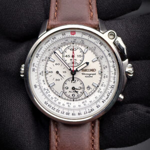 Vintage 2002 Seiko Flightmaster 7T62-0HM0 in a 43mm stainless steel case, powered by the Seiko 7T62 quartz chronograph movement. This Seiko has been tested in good working order and is ready for wear or to be added to a collection. Case Serial Number: 2N1224