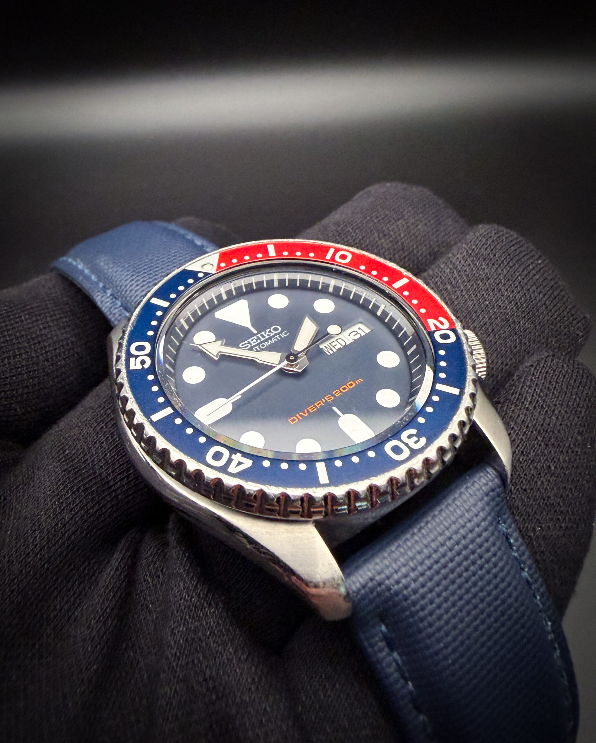 Seiko Diver's 200m SKX009 "Pepsi" - Image 3