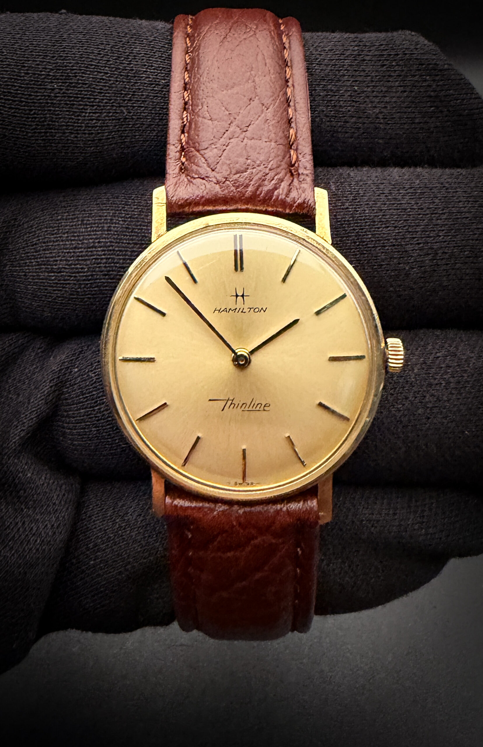 1960's Vintage Hamilton "Thinline" in a 33mm in a 10k Gold-Filled case, powered by the Hamilton 687A hand-wound 17-Jewel movement. This Hamilton has been tested in good working order and is ready to wear or to be added to a collection.  Interior Caseback Serial Numbers: J82774 / 921465