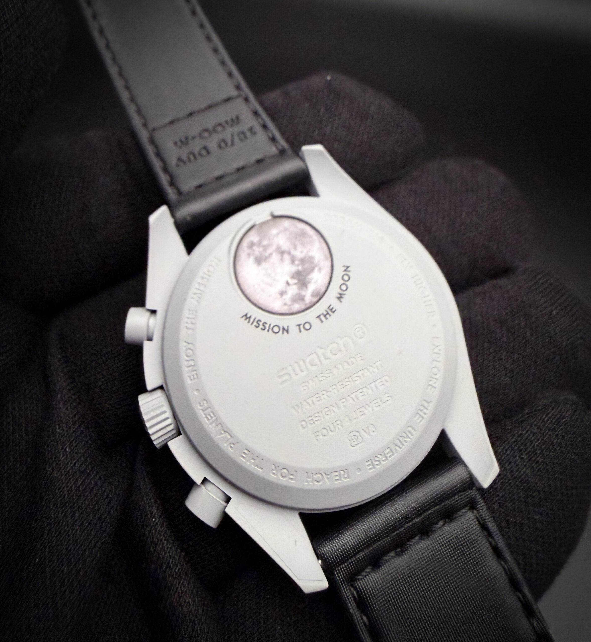 Omega MoonSwatch Mission to the Moon - Image 8