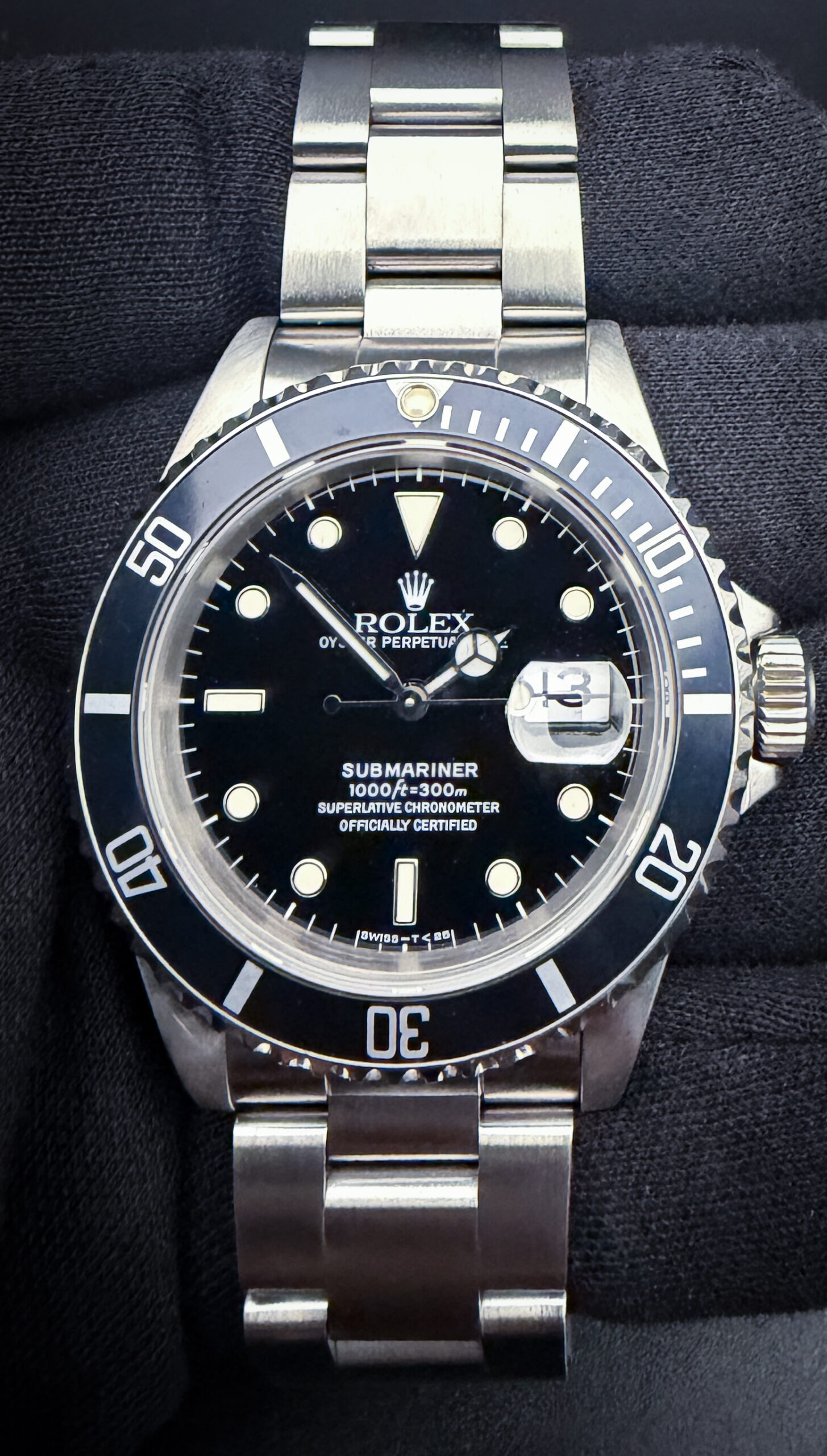 1991 Rolex Submariner Date 16610 (X-Serial) in a 40mm stainless steel case, powered by the Rolex caliber 3135 automatic movement. This Submariner includes a new Wrist Wraith travel case and the TLC Warranty/authentication card. Accuracy Tested: +/-4 Spd / 274 Amplitude / 0.2ms Beat Error Serial Number: X780640