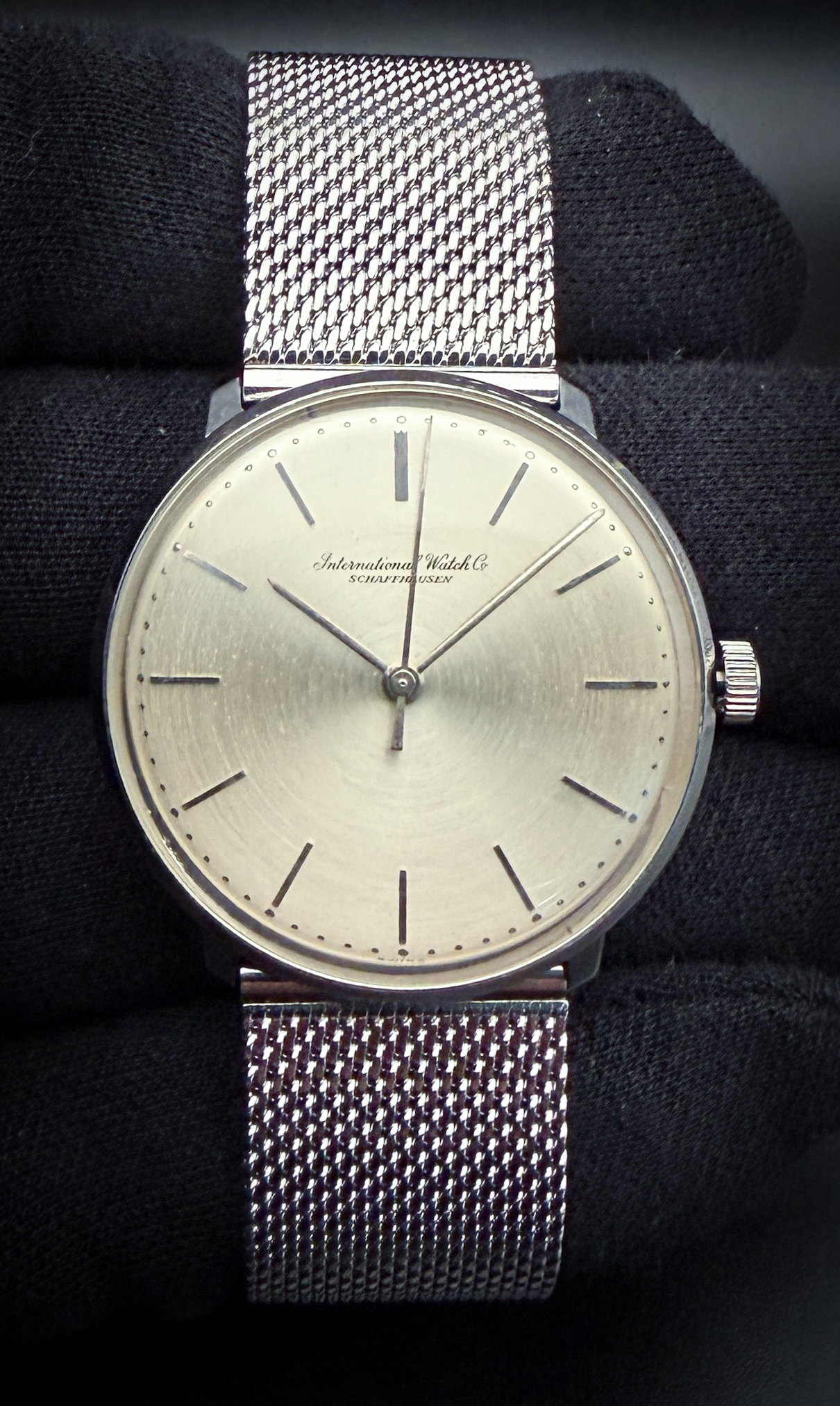 1960's IWC Schaffhausen Pre-Portofino Ref. R-1210 in a 34mm stainless steel case, featuring the IWC calibre 403 hand-wound movement. This IWC has been tested in wonderful working condition and is ready for wear.  Accuracy Testing: +5 SPD / 260 Amplitude / .2ms Beat Error Case Serial Number: 1681709 Movement Serial Number: 2129402