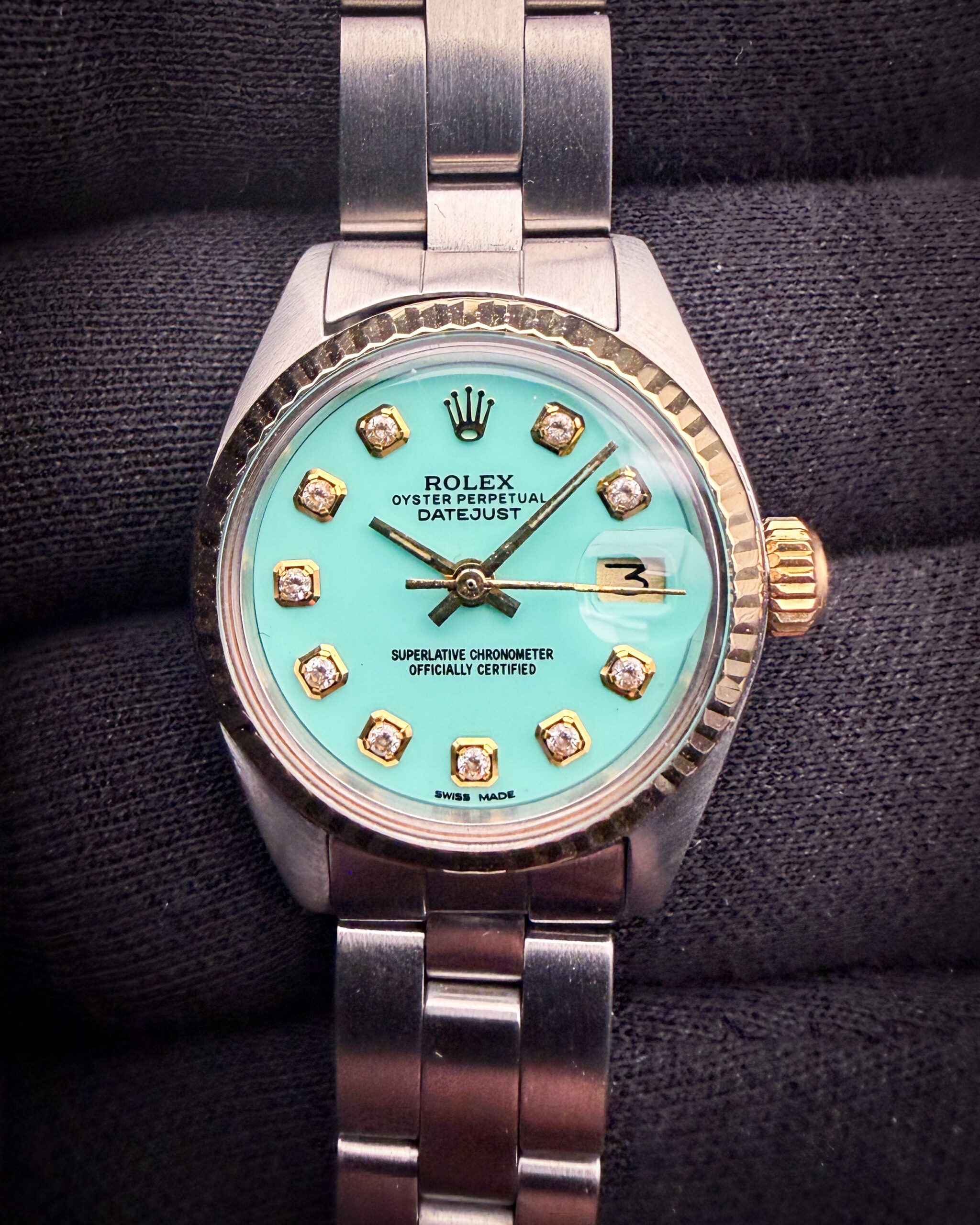 1978 Rolex Oyster Perpetual Date Ref. 6917 in a 26mm stainless steel case, with gold fluted bezel, powered by the Rolex caliber 2030 automatic movement. This Rolex has been tested in good working order and is ready for daily wear. Case Serial Number: 5444XXX