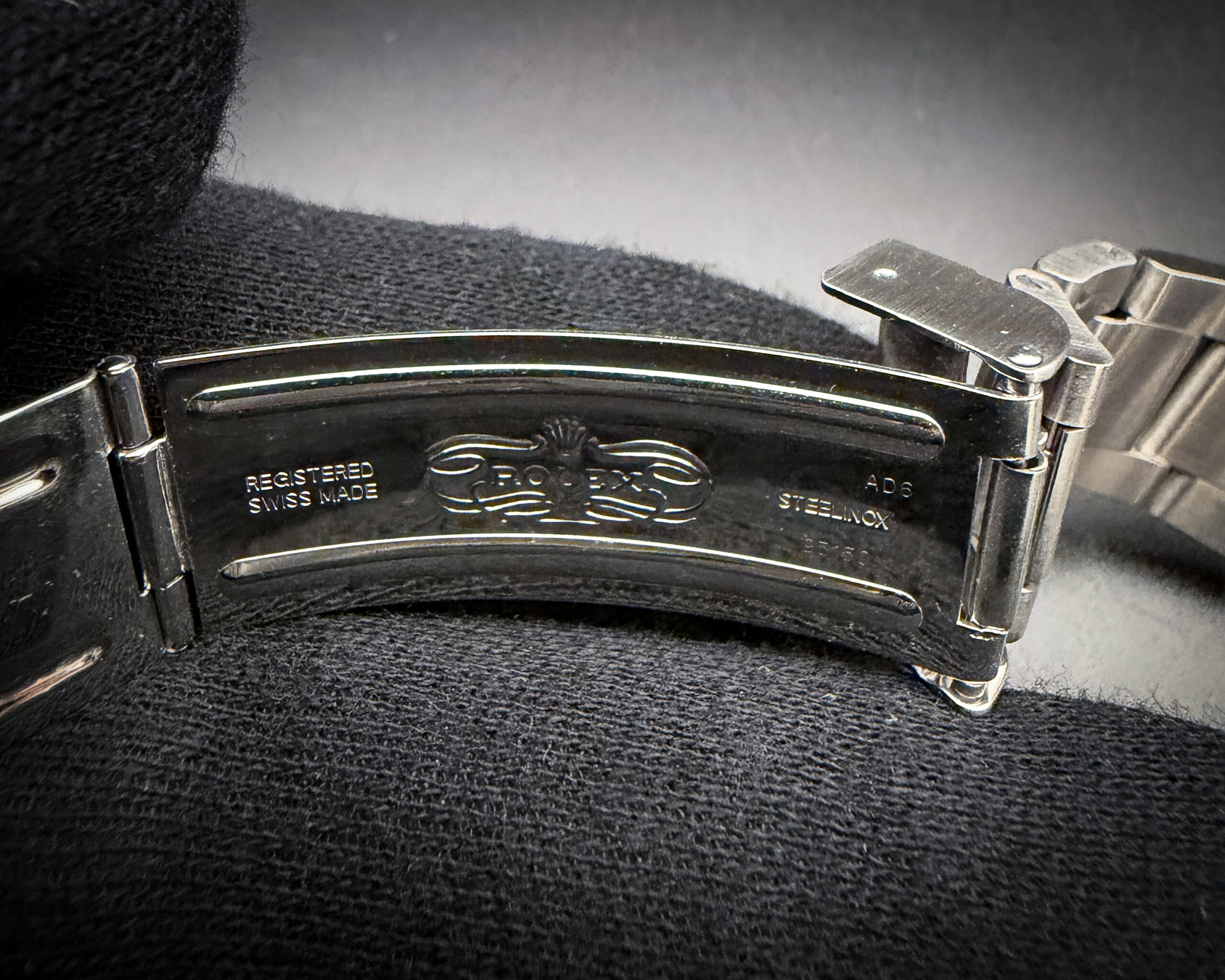 1997 Rolex Submariner Date 16610 Swiss-Only Dial - Image 8