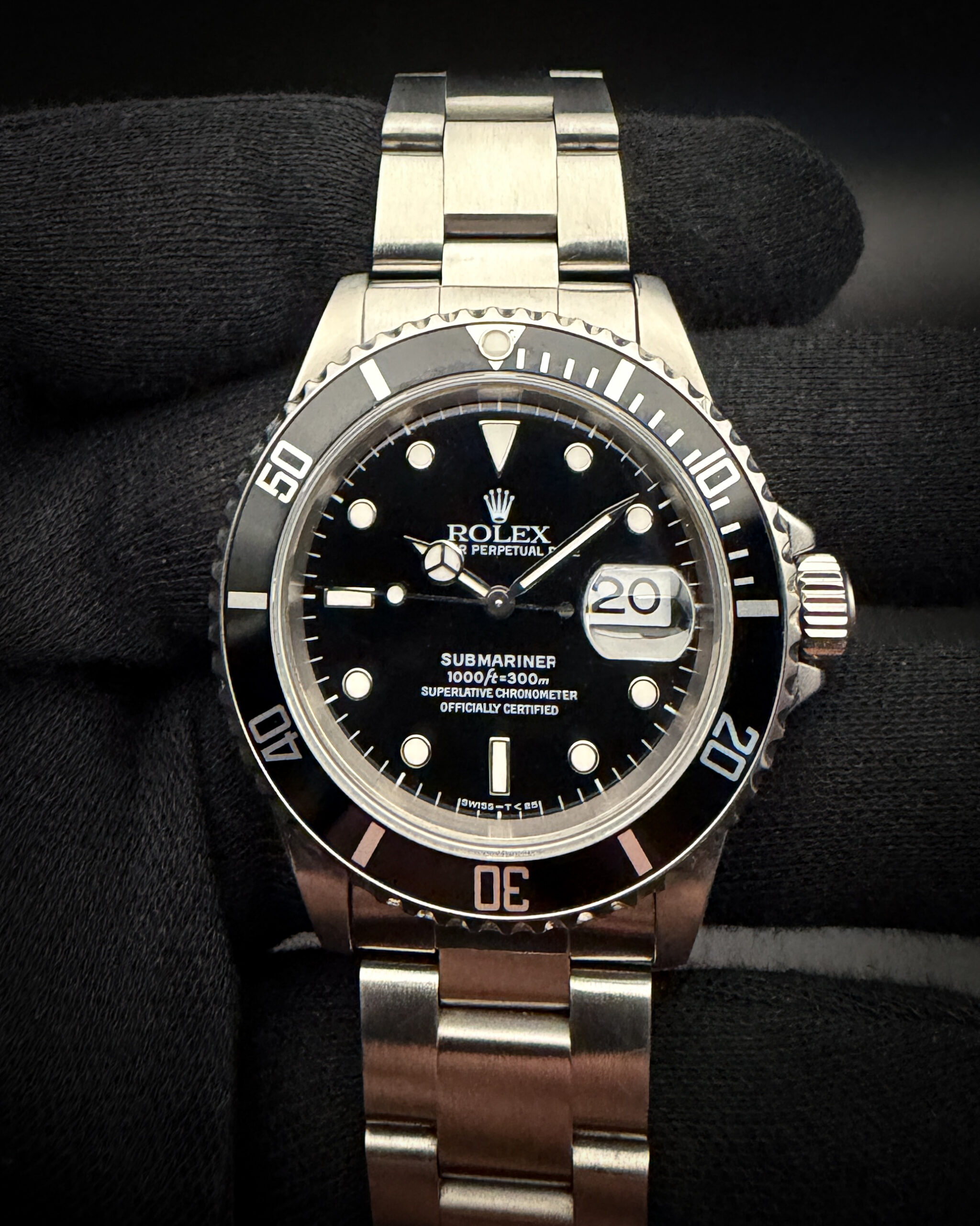 1997 Rolex Submariner Date 16610 (U-Serial) in a 40mm stainless steel case, powered by the Rolex caliber 3135 automatic movement. This Submariner includes the original outer box, inner case, and TLC Warranty/authentication card. Accuracy Tested: +/-0 Spd / 272 Amplitude / 0.2ms Beat Error Serial Number: U1723XX