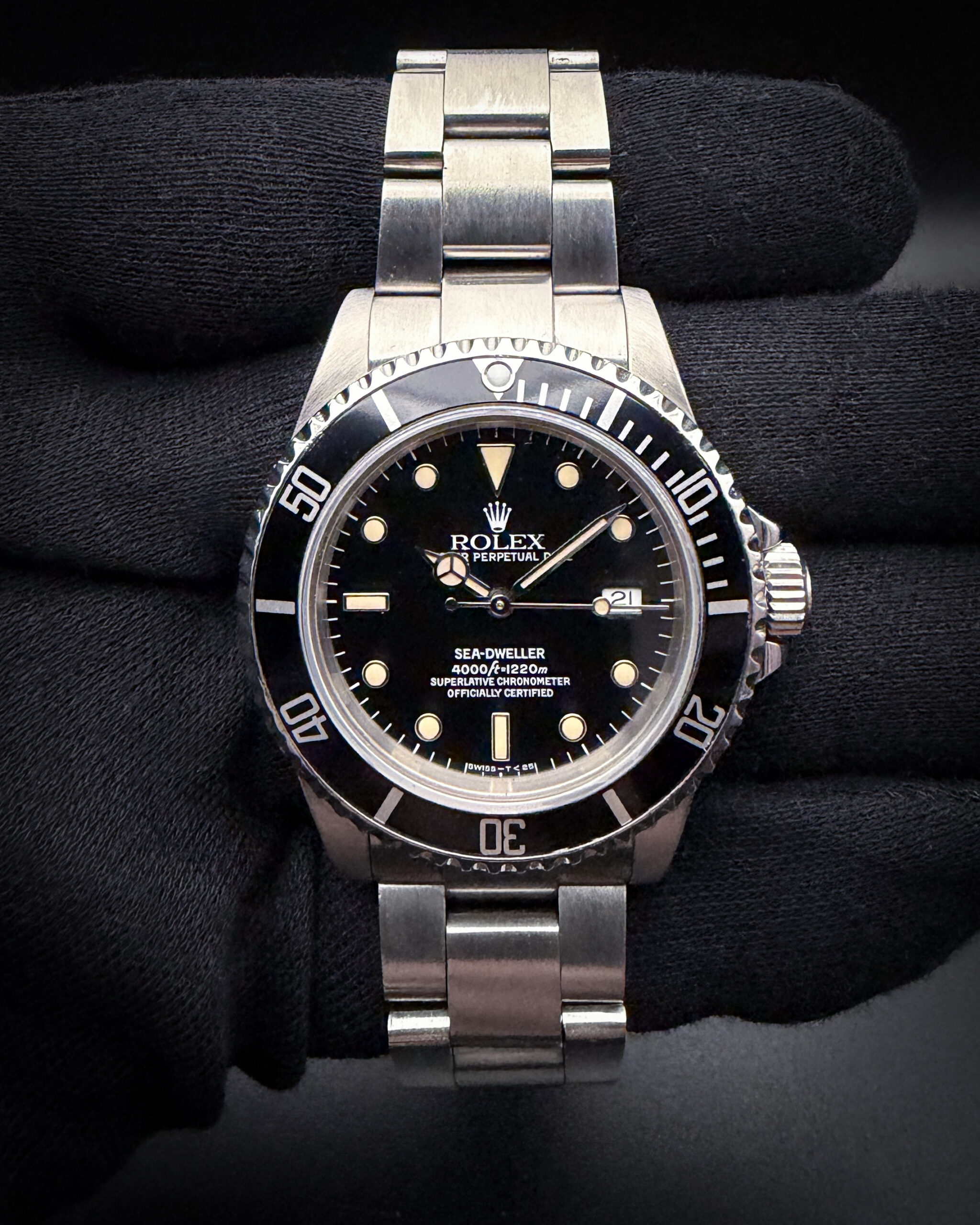 1991 (N-Serial) Rolex Sea-Dweller 16600 in a 40mm stainless steel case, featuring the Rolex caliber 3135 automatic movement. This Rolex has been tested in excellent working order and is ready for daily wear or to be added to a collection. Includes: green Rolex box; pillow; fold-cloth; TLC warranty/authentication card. Accuracy Testing: +1SPD / 268 Amplitude / .2ms Beat Error Case Serial Number: N421477