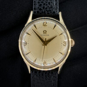 Vintage 1956 Omega Y-6277 "La La Land" in a 35mm gold-filled case, powered by the Omega calibre 284 hand-wound movement. This Omega has been tested in wonderful working order and is ready for wear or to be added to a collection. Movement Serial Number: 15565XXX