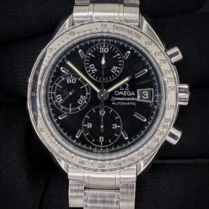c. 1998 Omega Speedmaster Date 3513.50.00 in a 39mm stainless steel case, featuring the Omega calibre 1152 automatic movement. This Omega has been tested in excellent working order and is ready for wear or to add to a collection. Includes a new Wrist Wraith travel case and our TLC Warranty & Authentication card. Accuracy Testing: +/-0 SPD / 262 Amplitude / .2ms Beat Error Case Serial Number: 59724XXX