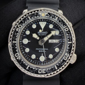 1991 Seiko Tuna Professional 300m Quartz 7549-7010 SBBN001 in a 47mm stainless steel case, featuring the JDM Kanji Day-wheel, powered by the Seiko 7549 quartz movement. This Tuna has had the battery replaced in September 2026 and is ready for wear or to be added to a collection. Case Serial Number: 1N0093