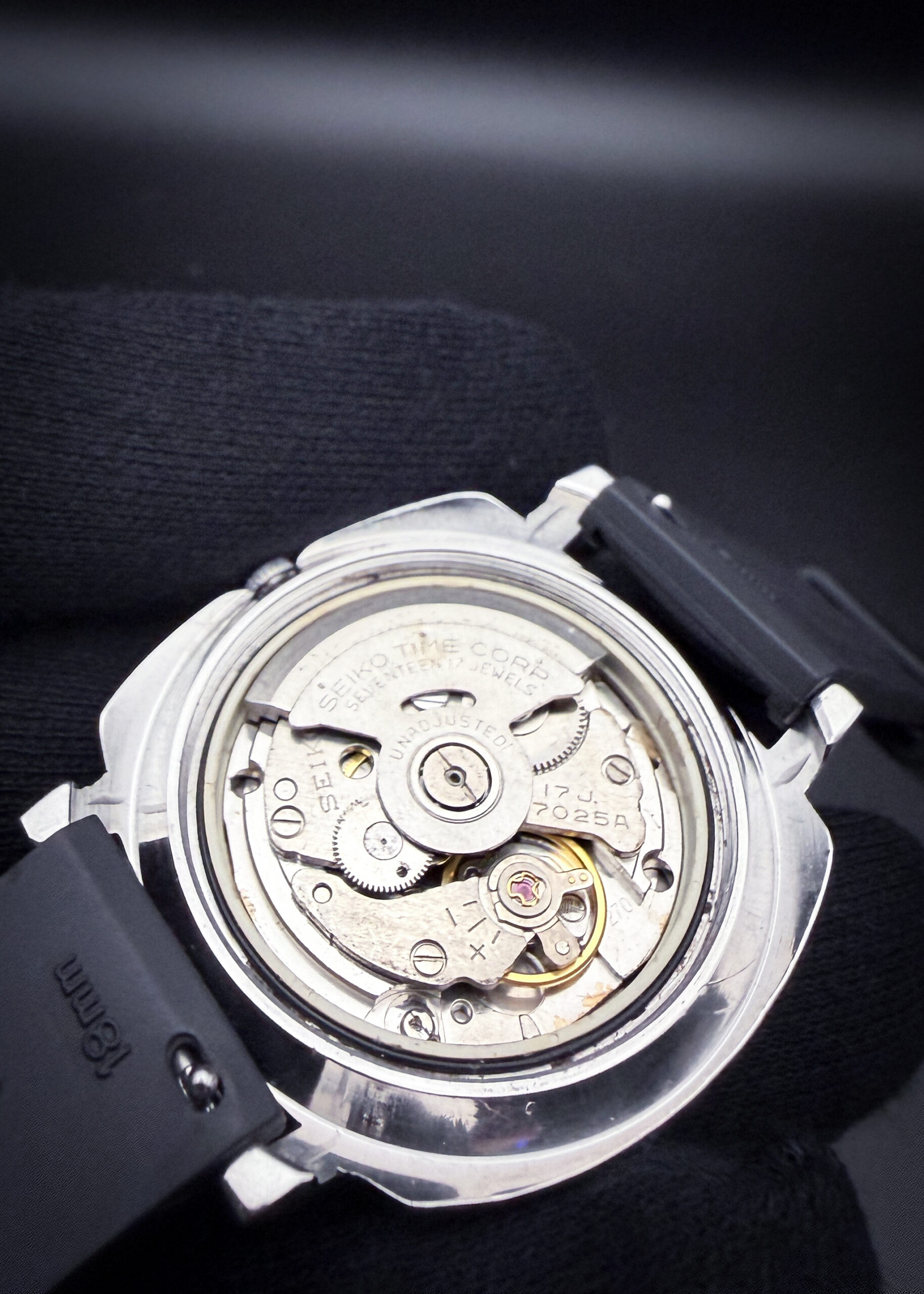 1977 Seiko 7025-8099 "Poor Man" - Image 10